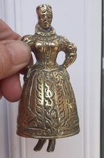 VTG BRASS BELL ELIZABETHAN LADY FIGURINE LEG CLAPPERS TABLE DESK BELL UNUSUAL
