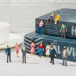 25 50 100 pcs model railway train people figures painted OO gauge 1:76 20-25 mm