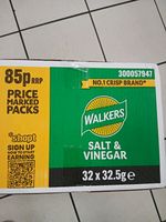 Walkers Salt & Vinegar Potato Crisps Box Multipack, 32 x 32.5g Non HFSS