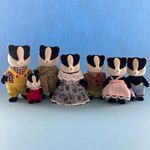 Vintage Sylvanian Families “Underwood” Badger Family – 7 Figures
