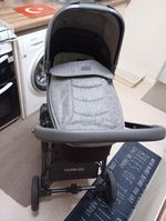 Oyster3 Zero Gravity Chassis Grey Carrycot & Matching Bag & Original Rain Cover