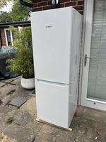 Bosch 60/40 fridge-freezer • Great condition • Working perfectly • KGN33NWEAG