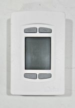Delta Controls Thermostat r4.1c 54425/0200 24VAC 50/60Hz DNT-T103