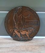 Bronze  Genuine WW1 Memorial Plaque" DEAD MANS PENNY" With Incription 12cm Dia.