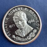 SENATOR ROBERT F. KENNEDY COMMEMORATIVE MEDAL 1925-1968 - 38mm Diameter
