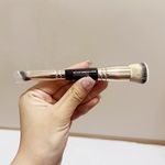 Charlote Tilbury Hollywood Complexion Brush - Brown