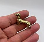 Small Brass Dachshund Sausage Dog Statue Statue Ornament 2.5cm