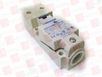 TELEMECANIQUE SENSORS XS7-C40MP230H29 / XS7C40MP230H29 (NEW IN BOX)