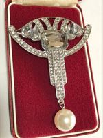 Stunning Art Deco Style Geometric Crystal & Pearl Silver Tone Brooch Shawl Pin