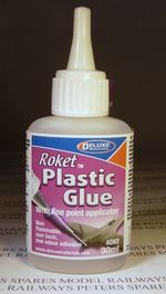 Deluxe Materials AD62 Roket Plastic Glue 30ml