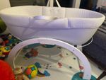 Shnuggle Dreami Moses Basket with Curve Stand