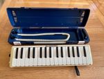 YAMAHA PIANICA 32A, VINTAGE METAL/PLASTIC with CASE & MOUTHPIECES