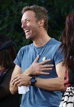Coldplay Unsigned photo - British rock band - Donation to Cancer Charity *1558