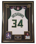 ** Giannis Antetokounmpo Signed JERSEY Milwaukee Bucks Autograph BECKETT Display