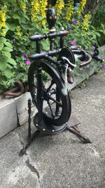 Antique inlaid Spinning Wheel 19th Century Ebonised castle style wheel prop