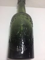 Superb WILTSHIRE Old 1/2 Pint Dark Green PICTORIAL Beer Bottle