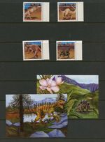 H110  Central Africa  2001   dinosaurs      MNH
