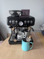 SAGE Barista Express Bean-to-Cup Coffee Machine. Coffee Maker. Espresso Machine