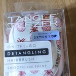 Tangle Teezer Skinnydip Pineapple On-the-Go Detangling Brush Pink/White