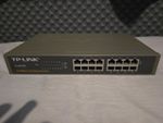 TP-LINK (TL-SF1016) 16-Port 100Mbits Ethernet Switch