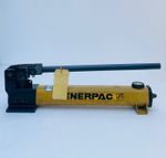 Enerpac P392 Two-Speed Hydraulic Hand Pump 700 Bar/ 10,000 PSI #4
