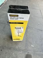 wessex electrical 220-240V LED TRIPOD WORK LIGHT 4000 Lumens With Plug