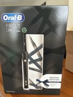 Oral-B CrossAction Pro 1 680 Electric Toothbrush Black with   Case Brand New 