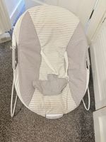 Baby Bouncer Chair with Vibration and Music, good used condition .
