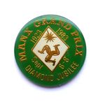 1983 MANX GRAND PRIX MGP ISLE OF MAN AWARD CENTRE BADGE - IoM MANX T.T. RACES