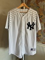 Vintage 90s New York Yankees Derek Jeter #2 MLB Jersey Russell Athletic Size M 