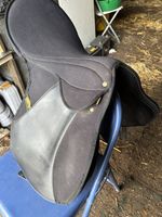 17 Inch Black Wintec Saddle Synthetic 8 Inch Wide (lightweight)