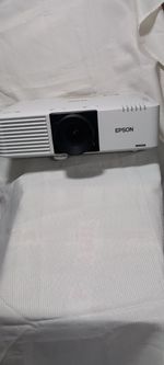 Epson EB-L610U 3LCD 6000 Lumens Home Conference Projector