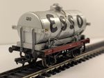 Bachmann OO Gauge 14 Ton Tank Wagon 1210 Esso Silver 38-752