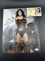 Gal Gadot Wonder Woman Signed 8x10 Photo w Celebrity Authentics COA / Photo