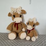 Mum And Calf Cows Made With Chenille Yarn. 30cm And 21cm Sitting