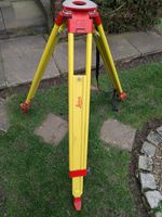 Leica GST20-9 Wooden Tripod for surveying used in good condition
