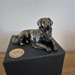Labrador Retriever Ornament H5cm L10cm Hand Cast Black & Gold Dog Lovers Gift
