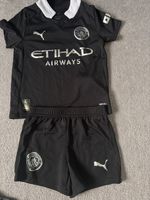 Manchester City kids Football Kit Age 5-6 in very Condition Check my page