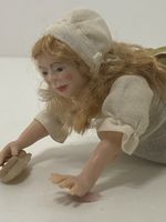 ARTISAN DOLLS HOUSE DOLL LADY SCRUBBING FLOOR TUDOR MAID 