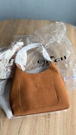 Coach Brooklyn shoulder bag 28 in warm brown