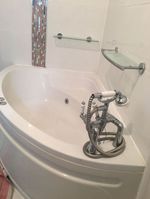 Luxury Offset Corner Whirlpool Jacuzzi Bath – Excellent Condition
