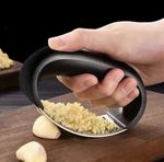 Stainless Steel Garlic Press Crusher Manual Garlic Mincer Chopping Garlic Tool 