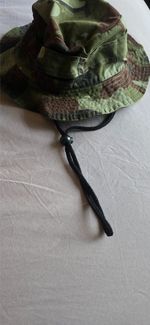 genuine army boonie hat. Worn for a few years nut still some serious wear left