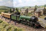 Z Gauge Scale LNER FLYING SCOTSMAN Locomotive & Carriages Model Railway Train