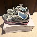 Saucony Breathable Mesh Running Trainers Grey/Black/Pink UK 9 EU 44 US 10