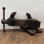 Vintage Reed Mfg. Co. No. 103 1/2 Vise Fixed base