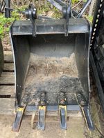 600mm 24" CAT Excavator Digging Bucket spread width 200mm cc 2 cc 260mm Free Del