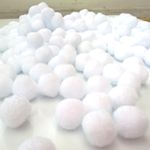 White Pom Poms 25mm 1" Craft Pompoms 50 to 200 pack ideal for xmas craft etc