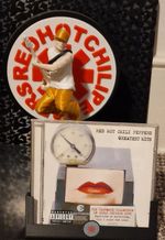Red Hot Chili Peppers Rock Metal Pop band Figurine Statuette 225mm with Audio CD