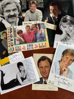 (LT111) ORIGINAL GENUINE SIGNED AUTOGRAPHS TV PRESENTERS NEWS RADIO SPORT !!!